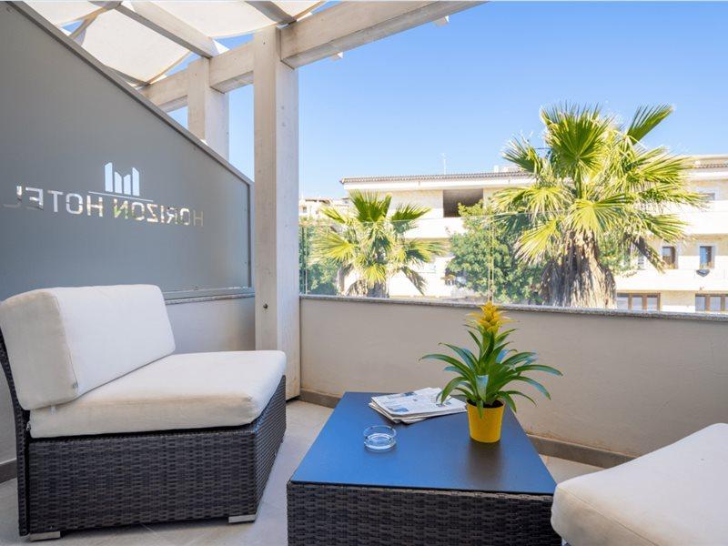 Horizon Hotel Badesi Dış mekan fotoğraf